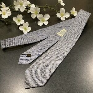Vintage Pilgrim Imported Silk Lightweight Textured Tie Narrow Blue Gray